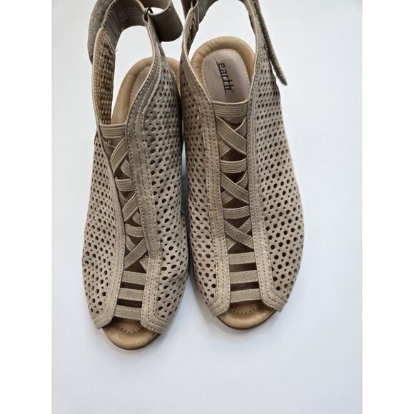 Earth Taupe Calla Perforated Leather Peep-Toe Sling-Back Wedge Sandals 9.5B - Picture 7 of 11